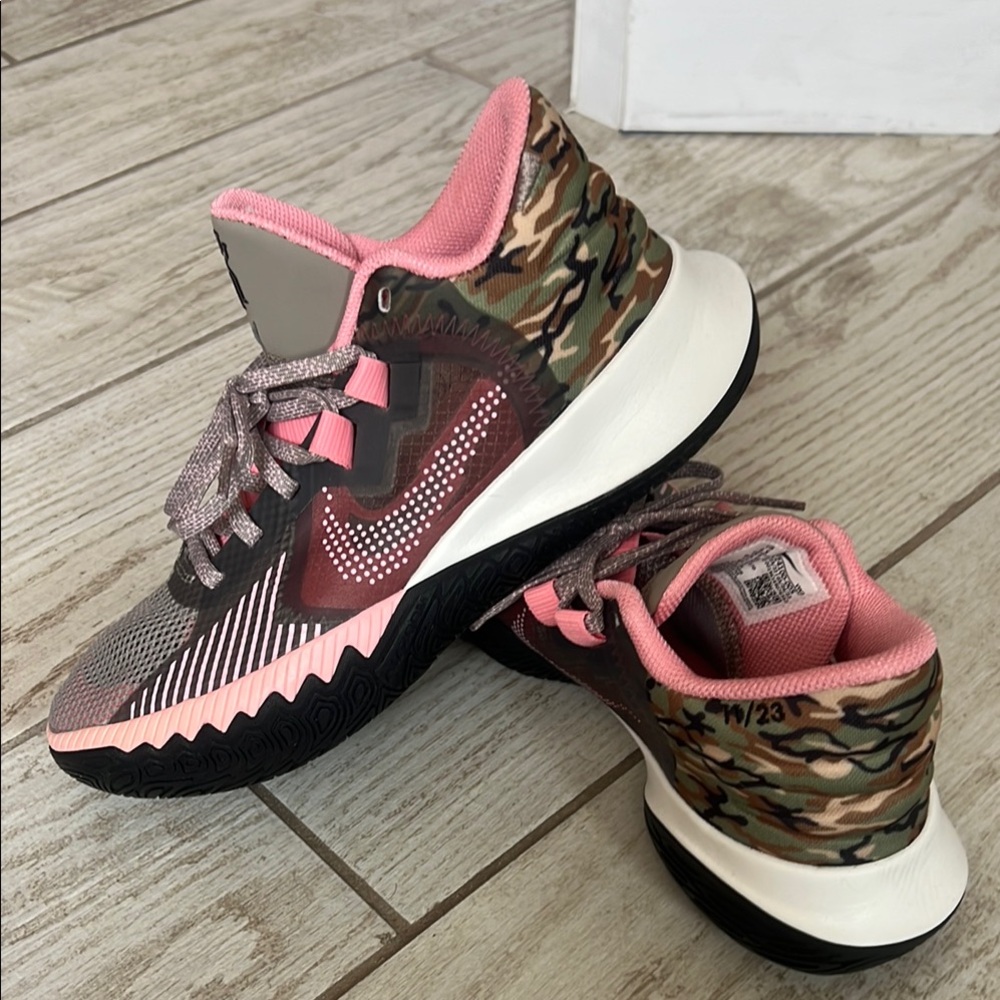 Nike Kyrie Flytrap - image 5